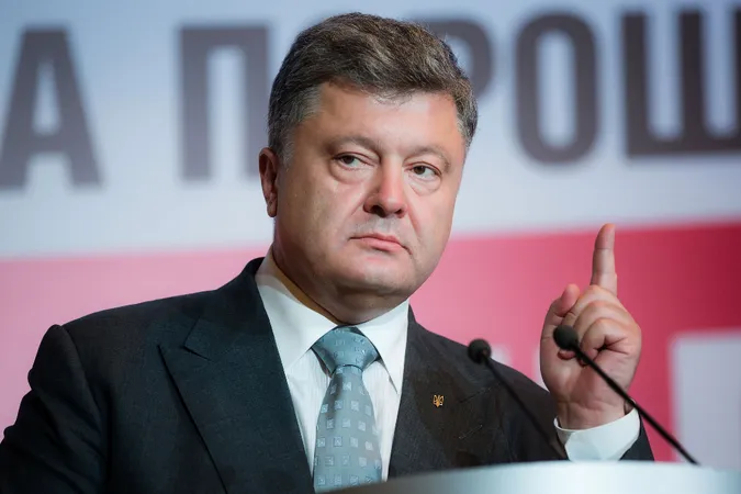 Три роки президентства: які обіцянки виконав Порошенко (інфографіка)