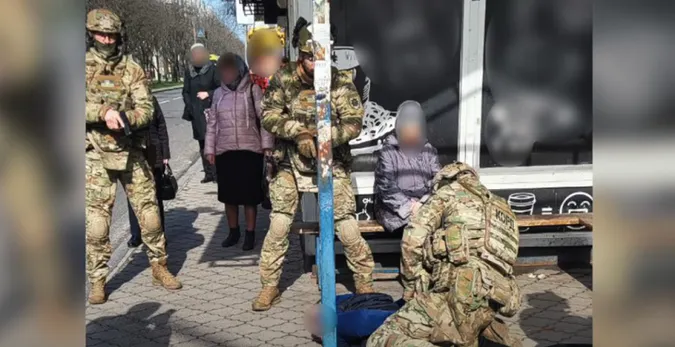 Волинські поліцейські затримали торговця зброєю з Черкащини (фото, відео)