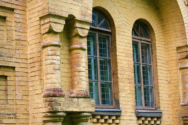 Як і для кого будували столітні казарми у Луцьку (фото)