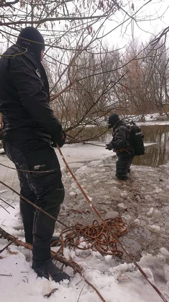 У Луцьку в Стиру продовжують шукати 21-річного чоловіка (фото)