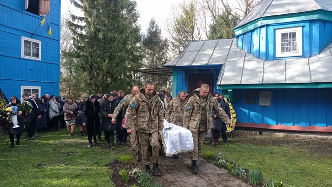 На Волині попрощалися із загиблим Героєм Василем Збудовським (фото, відео)