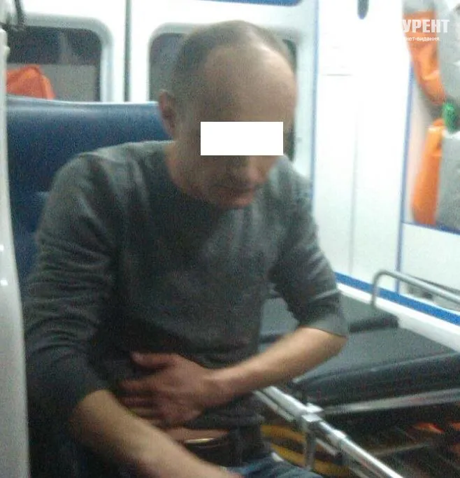 Біля луцького бару розгулював чоловік зі зброєю