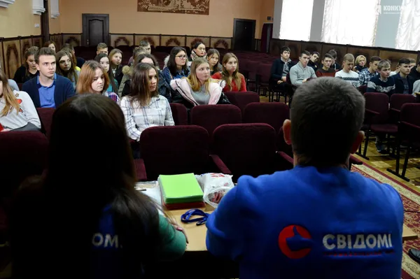 Луцьких школярів вчили казати наркотикам «ні»