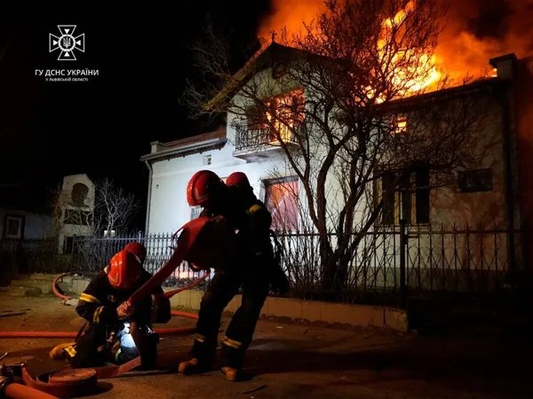 Атака на Львів: росіяни знищили музей Шухевича та пошкодили університет, де вчився Бандера (фото)
