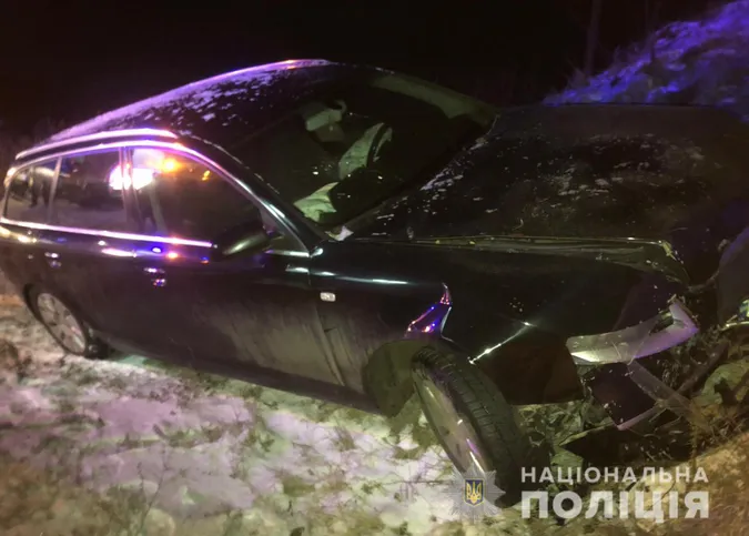 В'їхали у міст: у Ковелі сталася аварія – постраждали двоє чоловіків (фото)