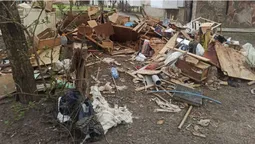 Біля житлових будинків у Луцьку влаштували сміттєзвалища (фото, відео)