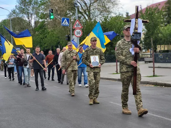 У Ковелі попрощалися з 35-річним сержантом поліції Дмитром Сергієнком (фото)