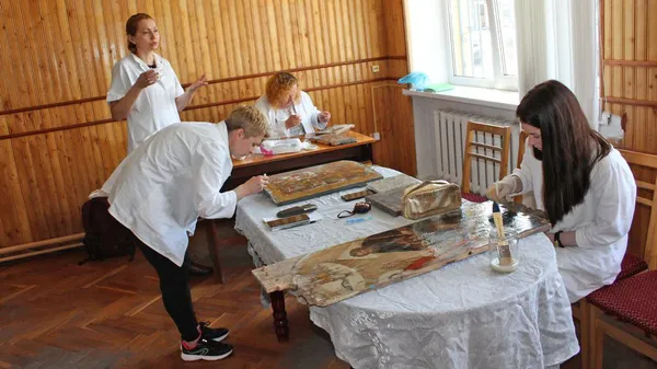 Ікони 18 – 19 століття з волинського музею реставрують у Львові (фото)