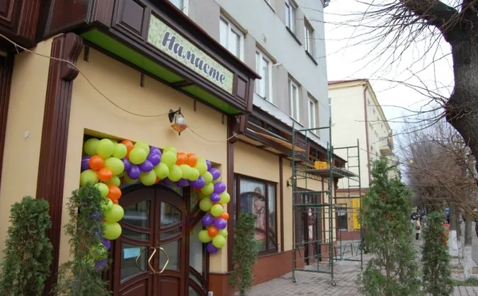 В центрі Луцька закривають вегетаріанське кафе