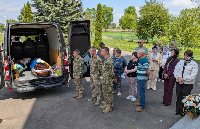 Іваничівська громада попрощалася із військовослужбовцем Валентином Сафоновим (фото)