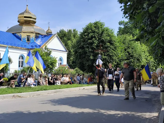 На Волині попрощалися із полеглим Героєм Олександром Троянчуком (фото)