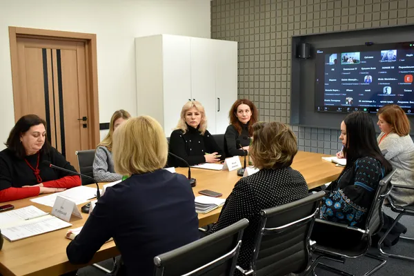 Житло, працевлаштування та гуманітарна допомога: ВПО розповіли про свої проблеми начальнику Волинської ОВА