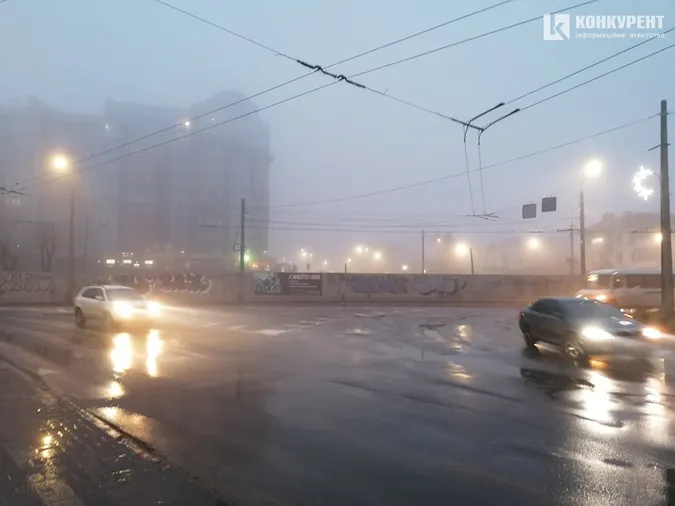 Напередодні Нового року Луцьк огорнув туман (фото)