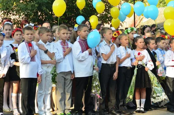 День знань без чиновників: що думають лучани (фото)