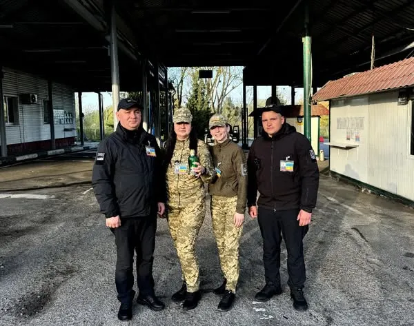 У Великодню ніч на Волині зустріли Благодатний вогонь (фото)