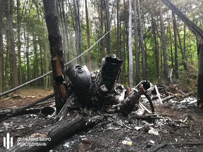 Показали фото з місця падіння військового вертольота
