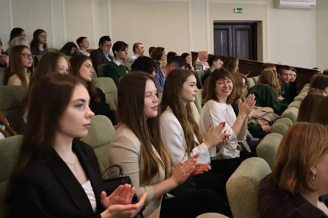 Гордість Волині: у Луцьку відзначили юних інтелектуалів та їхніх наставників (фото)