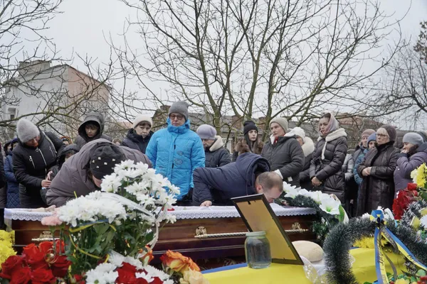 У Володимирі провели в останню дорогу полеглого воїна Олександра Кіндру (фото)
