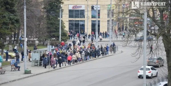 Маршрутники, вимагаючи підняти ціни, влаштували недовгий страйк