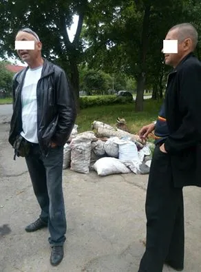 П'яний чоловік відламав прапорець з автівки луцького депутата 