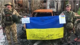 Там служить тато школяра: волинським тероборонівцям передали на фронт учнівські малюнки (фото)