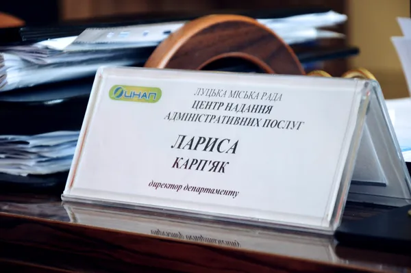 Черги за біометричними паспортами не зменшуються, – Лариса Карп'як