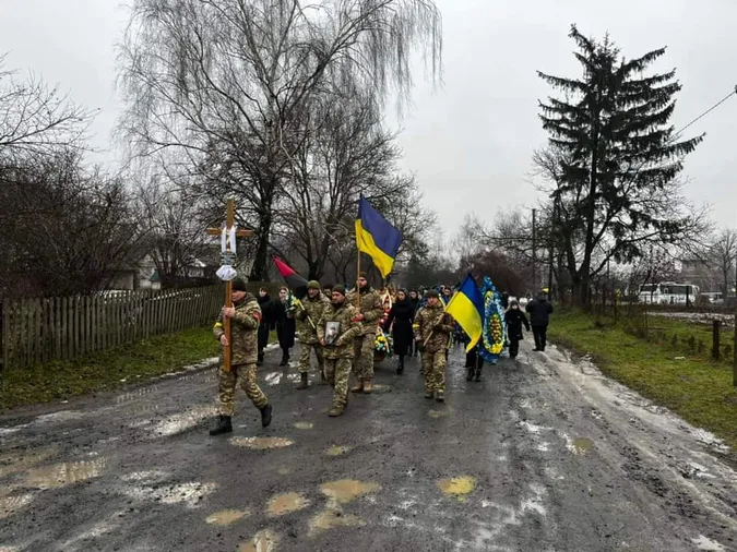 У Луцькому районі прощались із загиблим захисником Павлом Демчинським (фото)