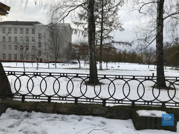 На Волині злодії вкрали частину шкільного паркану