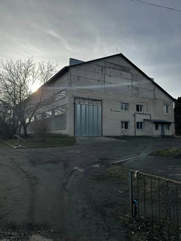 На Волині продають завод з виготовлення дитячих візочків (фото)