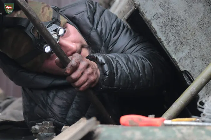 Показали, як воїни 14 ОМБр «реанімують» залізо, яке згодом повертається на поле бою (фото)