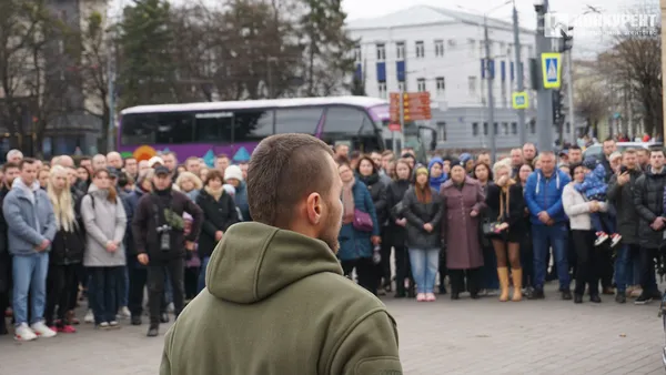 Він хотів би, щоб ми посміхались: Луцьк попрощався із Героєм Андрієм Романовим (фото)