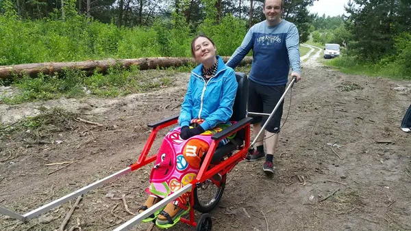 Аліна Гарщаль разом з друзями блукали лісом понад Стиром