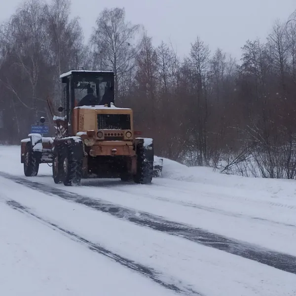 Дорожники долають наслідки циклону на автошляхах Волині (фото)