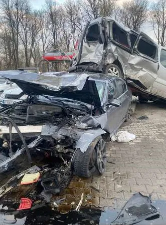 У Рованцях сталася масштабна автотроща (фото, відео)