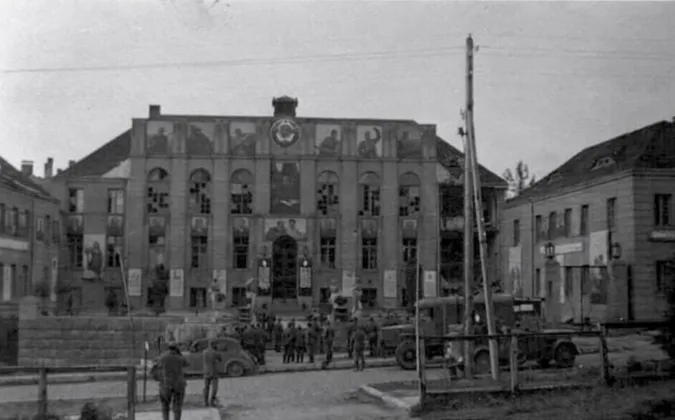 Будинок офіцерів у Луцьку в роки Другої світової війни (фото)