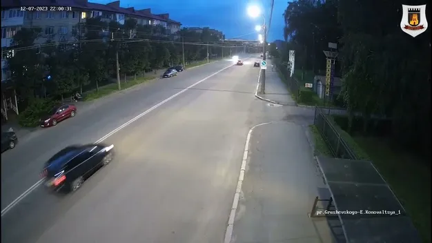 У Луцьку заборонили стоянку автомобілів на Грушевського (відео)