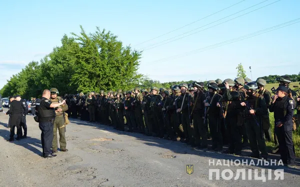 Поліцейська спецоперація у Луцьку тривала понад 6 годин (фото)