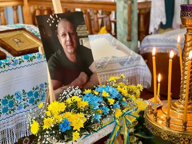 У Нововолинську попрощалися із загиблим воїном Анатолієм Вознюком (фото)