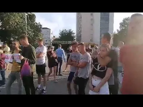 «Жыве Беларусь»: лучани вийшли на Театральний майдан, аби підтримати сусідній народ (відео)