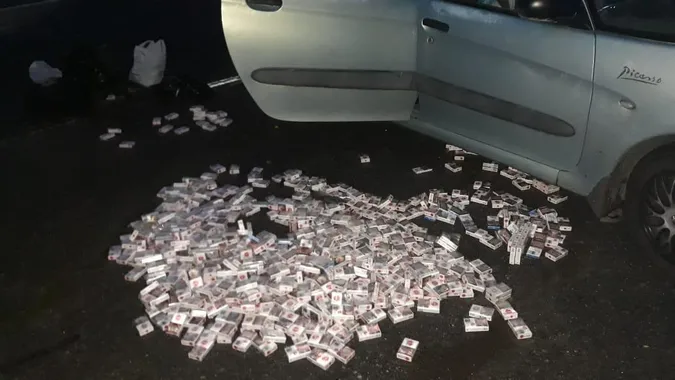 На Волині в білоруса через сигарети забрали авто (фото)