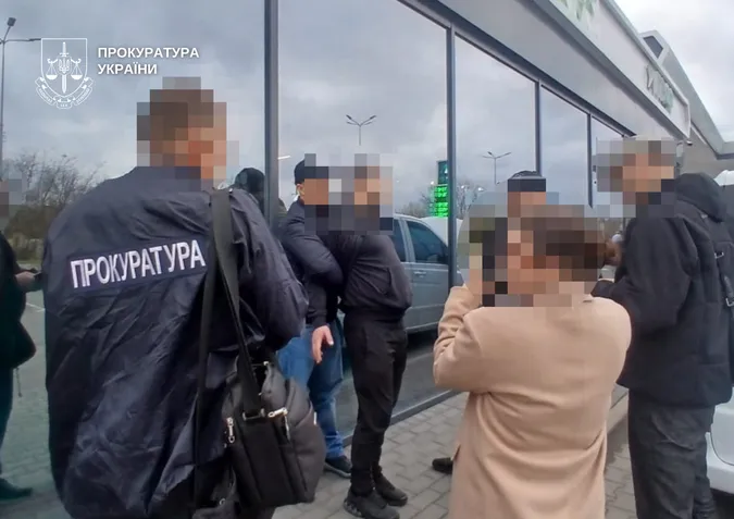 На Волині викрили посадовця, який вимагав хабар за безперешкодну торгівлю (фото)