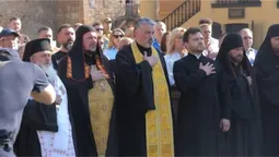 На Замковій площі у Луцьку – купа священників та влади: що там коїться (відео)