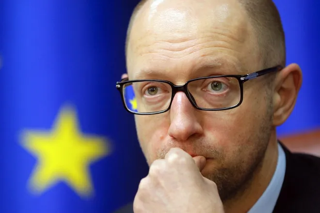 Яценюк хоче, щоб місцеві бюджети виділили 500 мільйонів гривень на автобуси