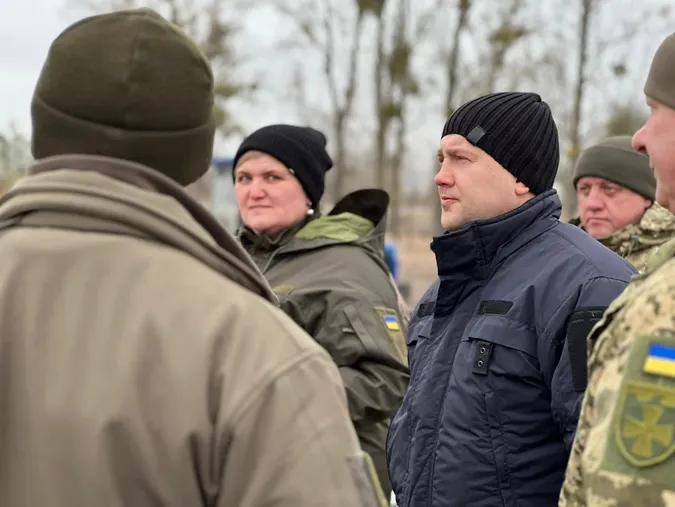 На півночі Рівненщини зводять оборонні споруди (фото, відео)