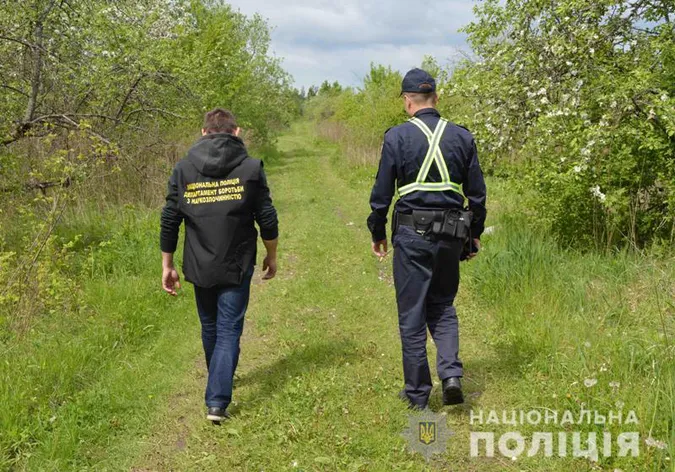 У Княгининку поліцейські з собаками шукають наркотики (фото)