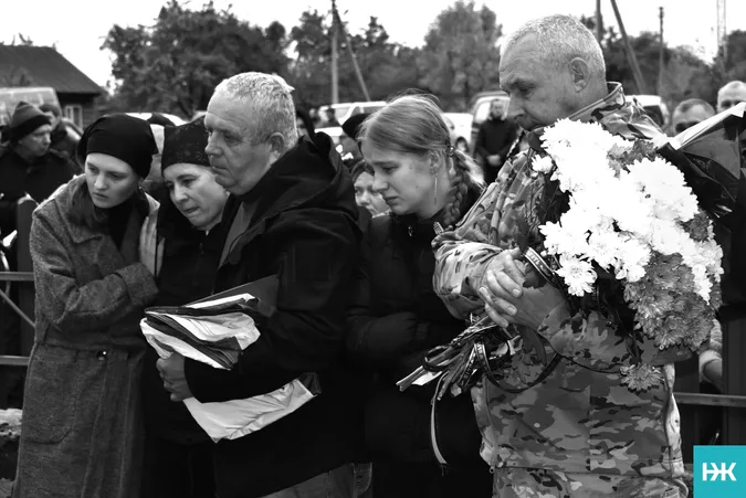 Повернувся не на весілля, а на свій похорон: на Волині попрощалися з капітаном волинської «сотки»