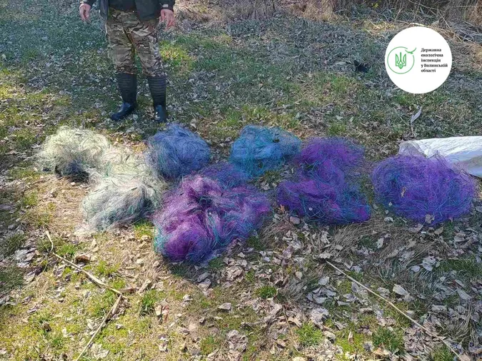 З Шацьких озер витягнули кілометр браконьєрських сіток (фото)