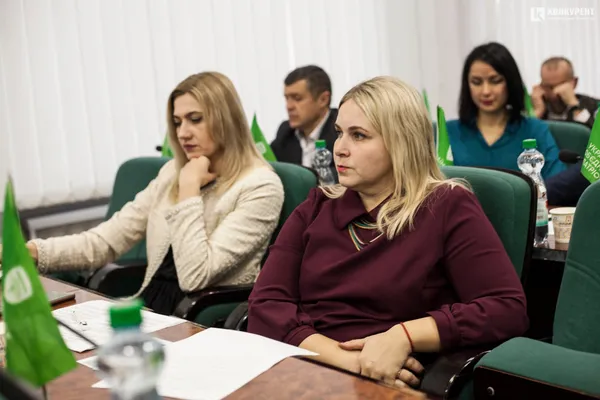Із вогнем миру і співами: якою була остання в 2019 році сесія Луцької міської ради (фото)
