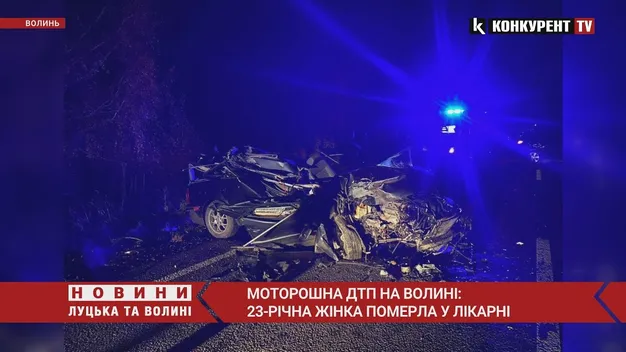 На Волині «фольксваген» протаранив лісовоз – водійка легковика загинула (фото, відео)