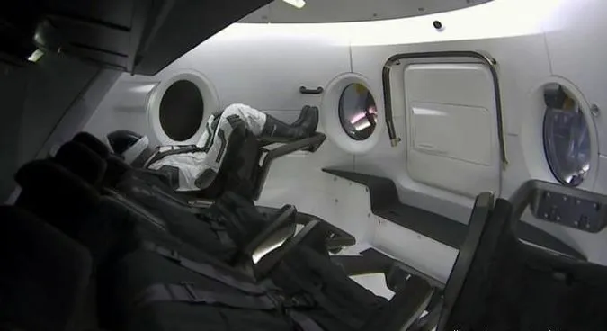 Вперше в історії: SpaceX планує вивести туриста у відкритий космос
